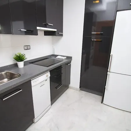 C71 - Cool 1 Bedroom Capuchinos Apartment Malaga